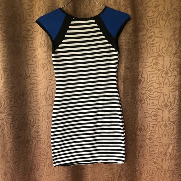 Striped Bodycon Dress 🖤💙 - Picture 3 of 3